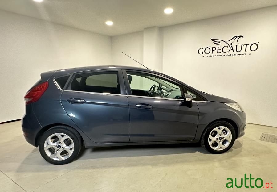 2011' Ford Fiesta 1.4 Tdci Titanium photo #5