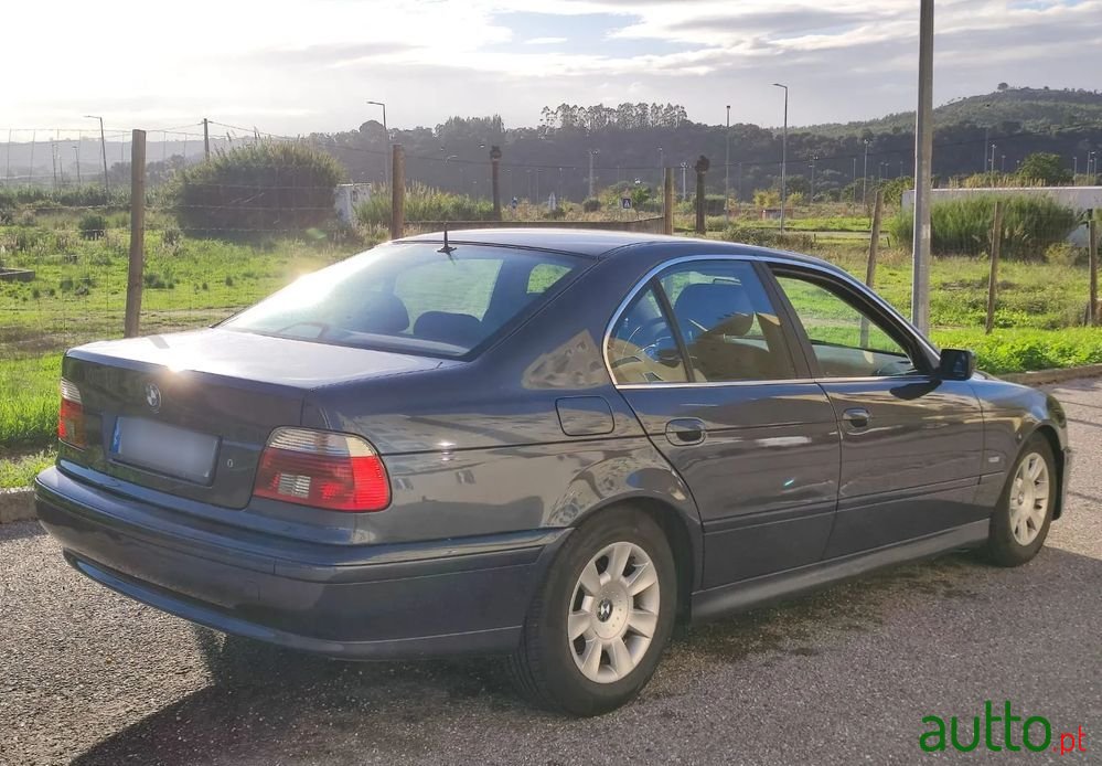 2001' BMW 520 photo #6