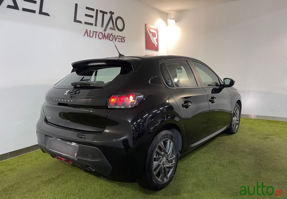 2022' Peugeot 208 photo #6