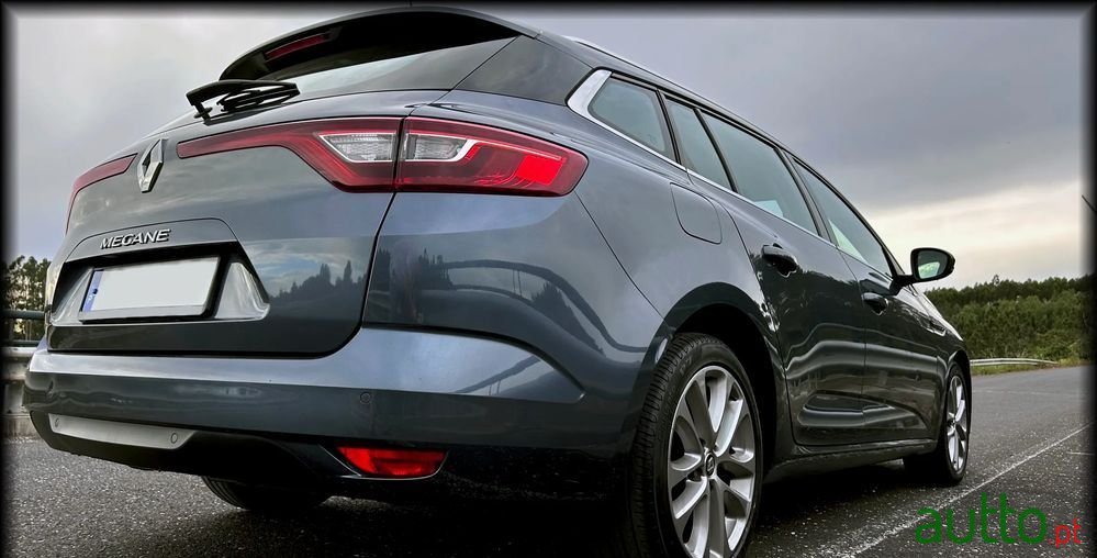 2017' Renault Megane Sport Tourer photo #3