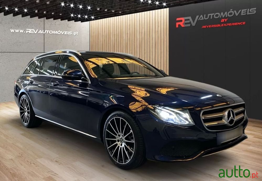 2018' Mercedes-Benz Classe E D Avantgarde photo #3