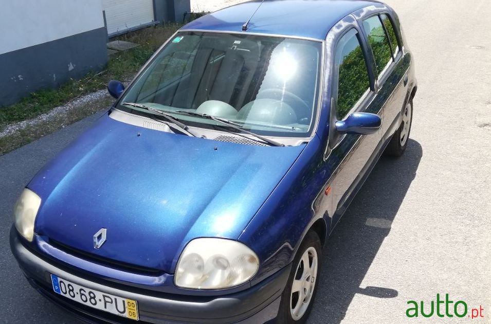 2000' Renault Clio photo #5