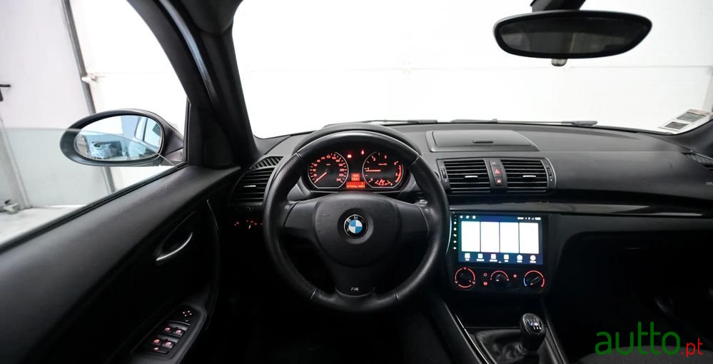 2008' BMW 118 D photo #2