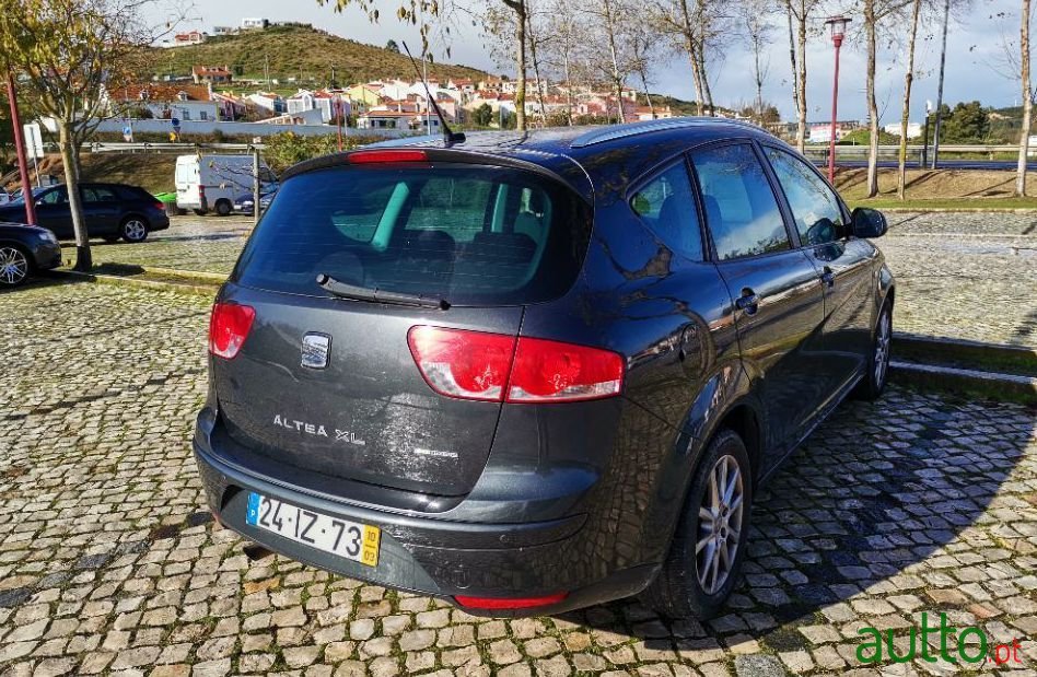 2010' SEAT Altea photo #1