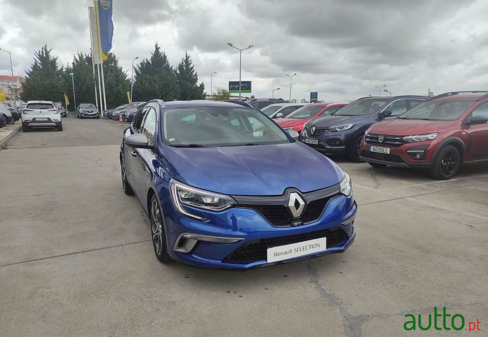 2018' Renault Megane Sport Tourer photo #1