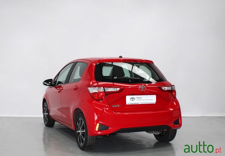 2020' Toyota Yaris photo #2