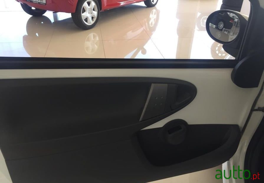 2009' Citroen C1 photo #6