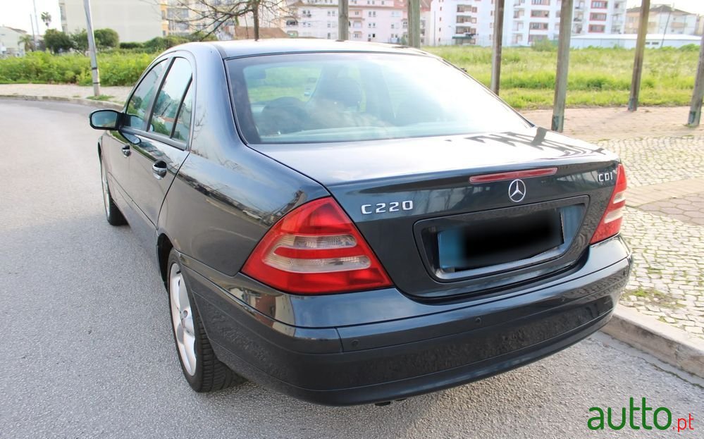 2002' Mercedes-Benz C 220 photo #3