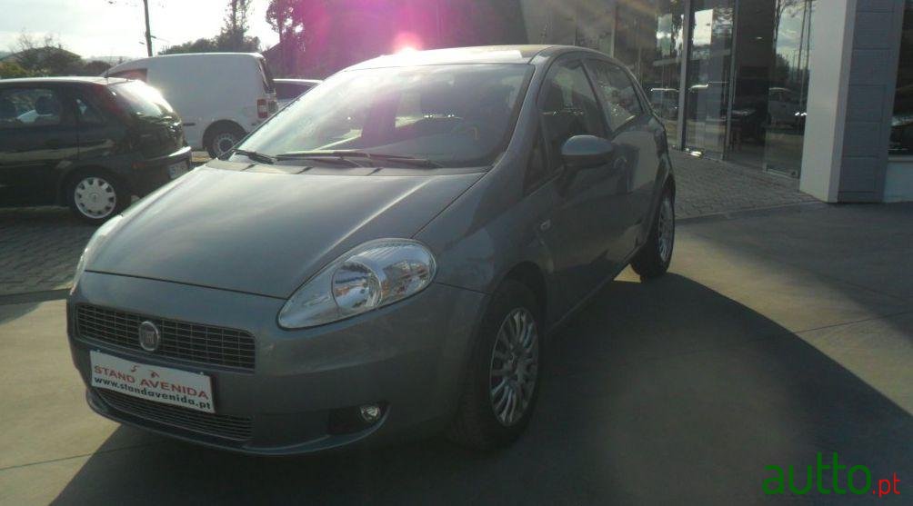 2011' Fiat Grande Punto 1.2 Free Start&Stop photo #2