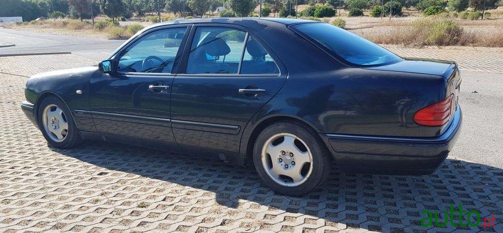 1999' Mercedes-Benz E-300 Avantgarde photo #1