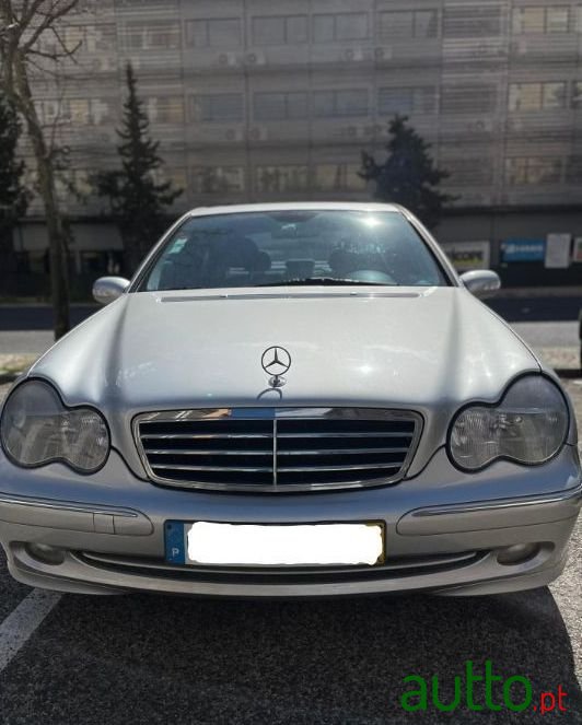 2002' Mercedes-Benz C-220 photo #5