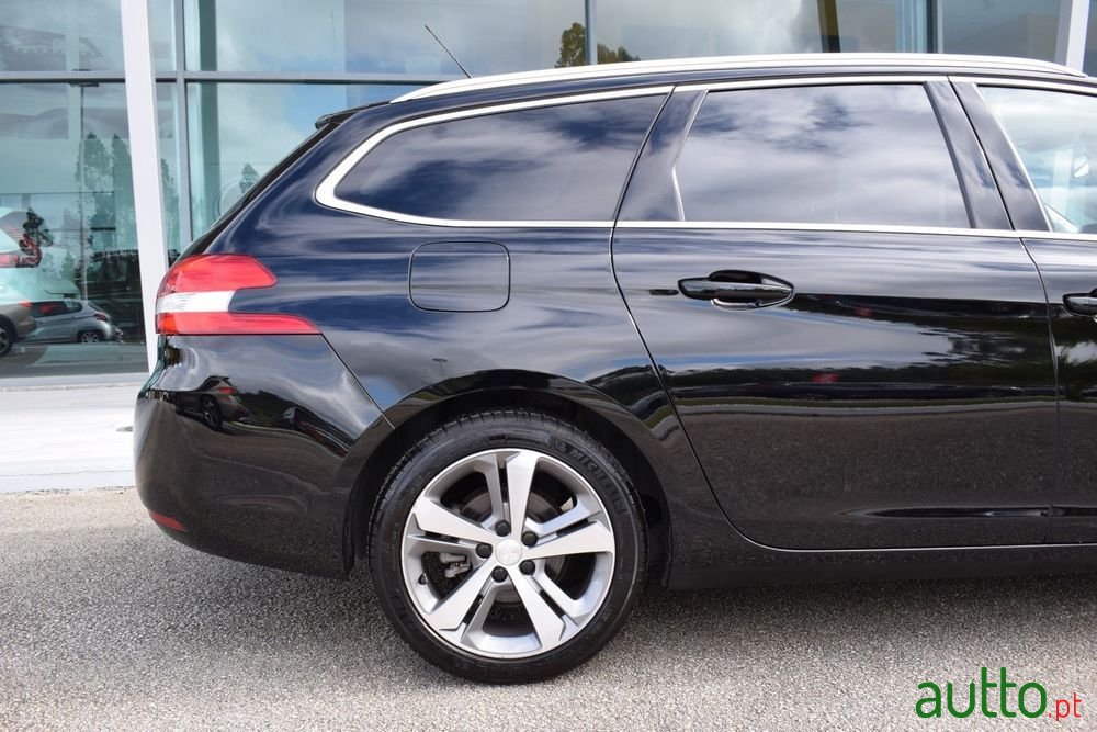 2020' Peugeot 308 Sw photo #6