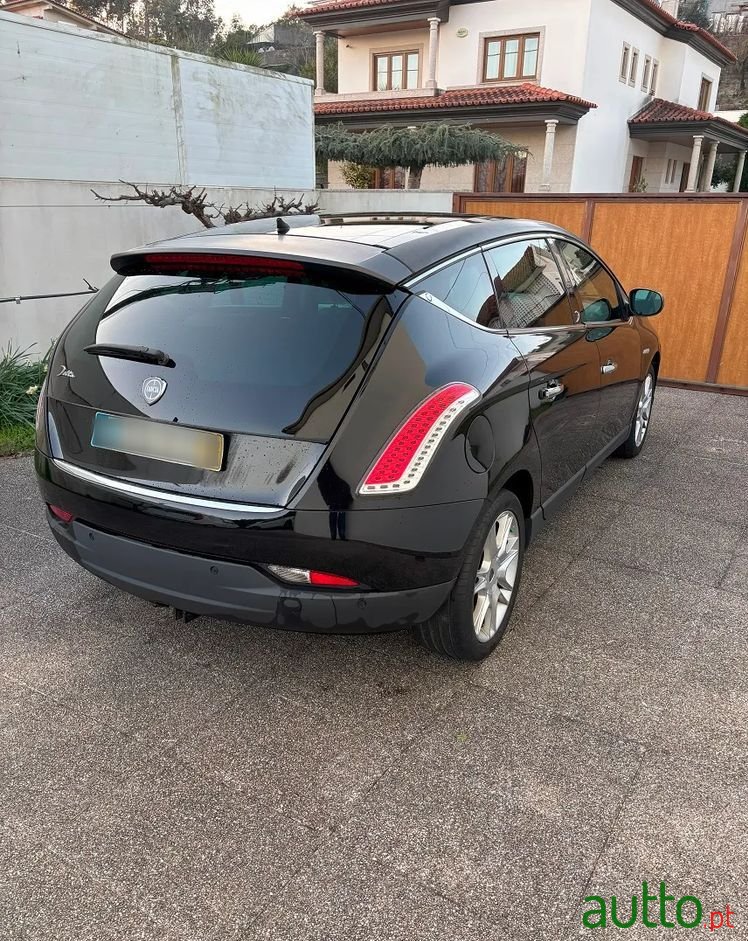 2010' Lancia Delta photo #1