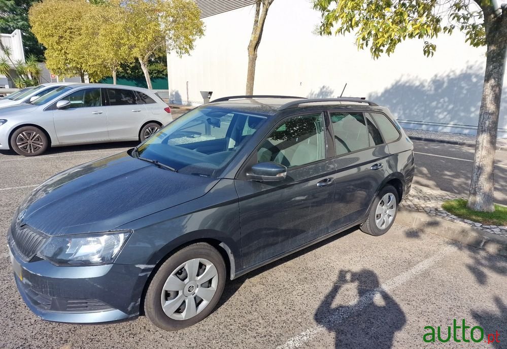 2015' Skoda Fabia Break photo #3