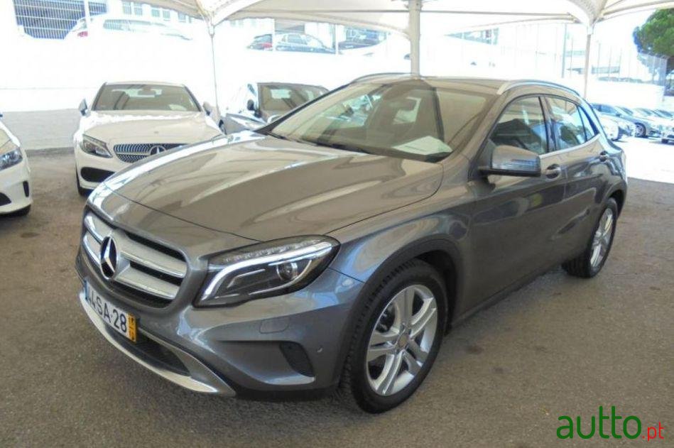 2016' Mercedes-Benz Gla-180 Cdi photo #2
