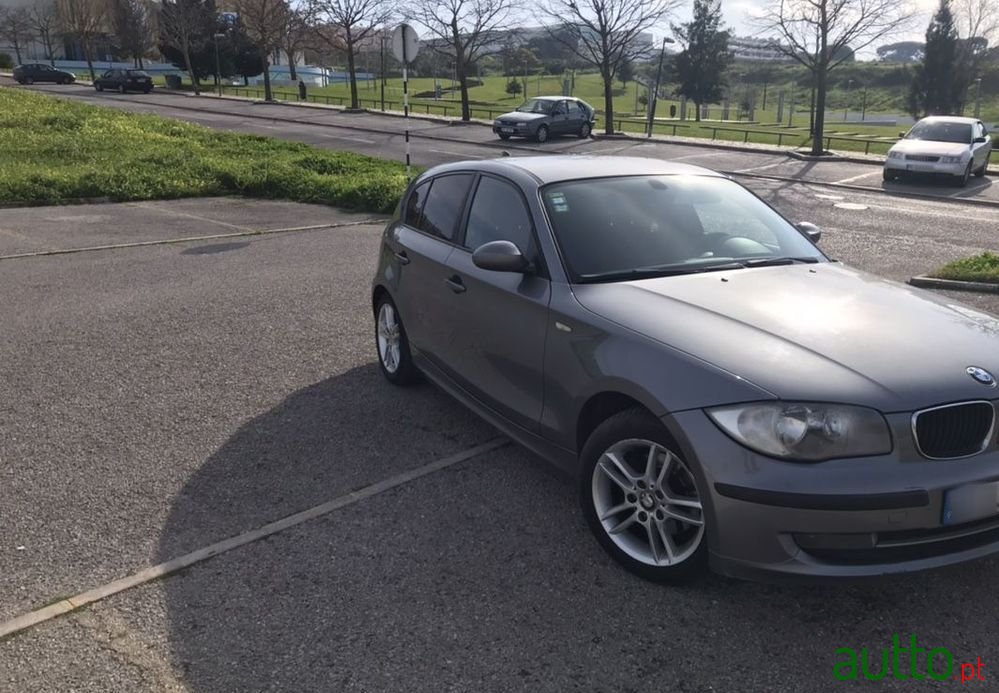 2010' BMW 118 Sport photo #4