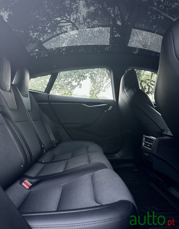 2018' Tesla Model S Standard Range photo #6