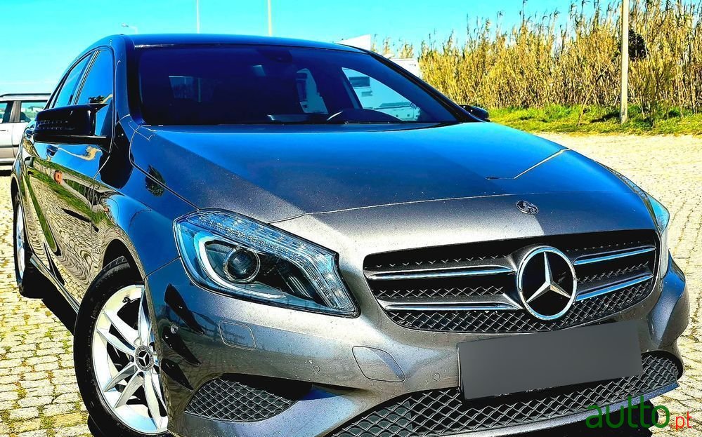 2013' Mercedes-Benz Classe A photo #2