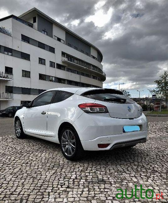 2011' Renault Megane-Coupe Gt-Line photo #2