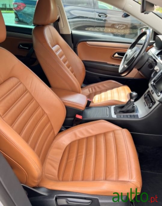 2010' Volkswagen photo #3