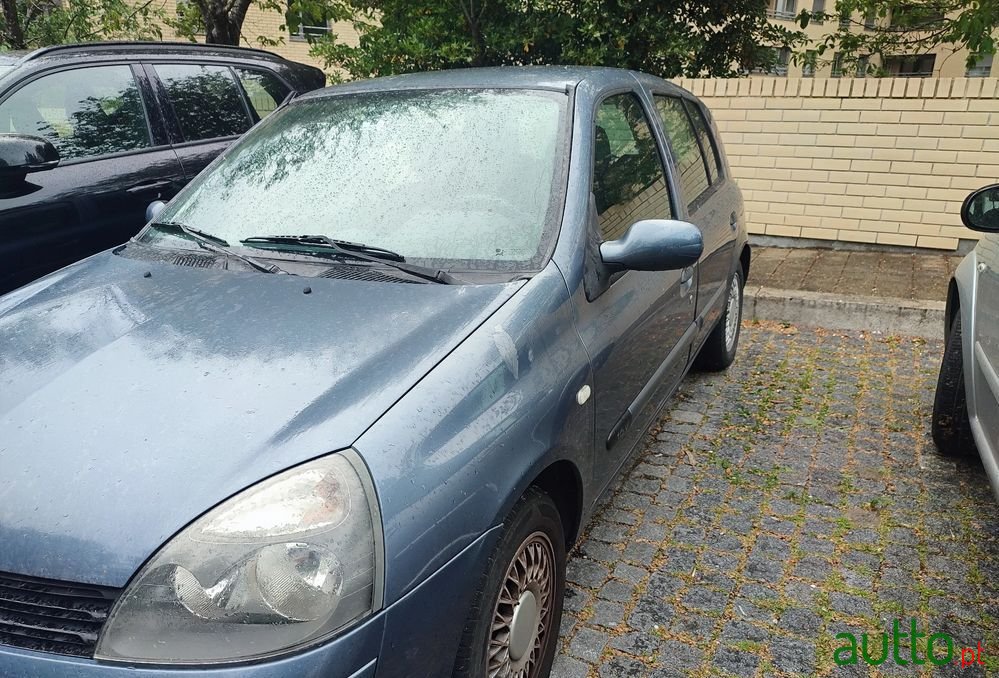 2006' Renault Clio 1.2 16V Confort photo #3