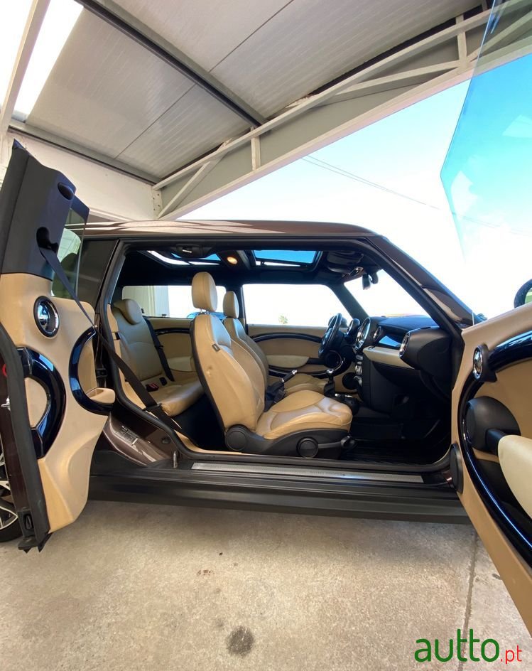 2008' MINI Clubman Cooper S photo #5