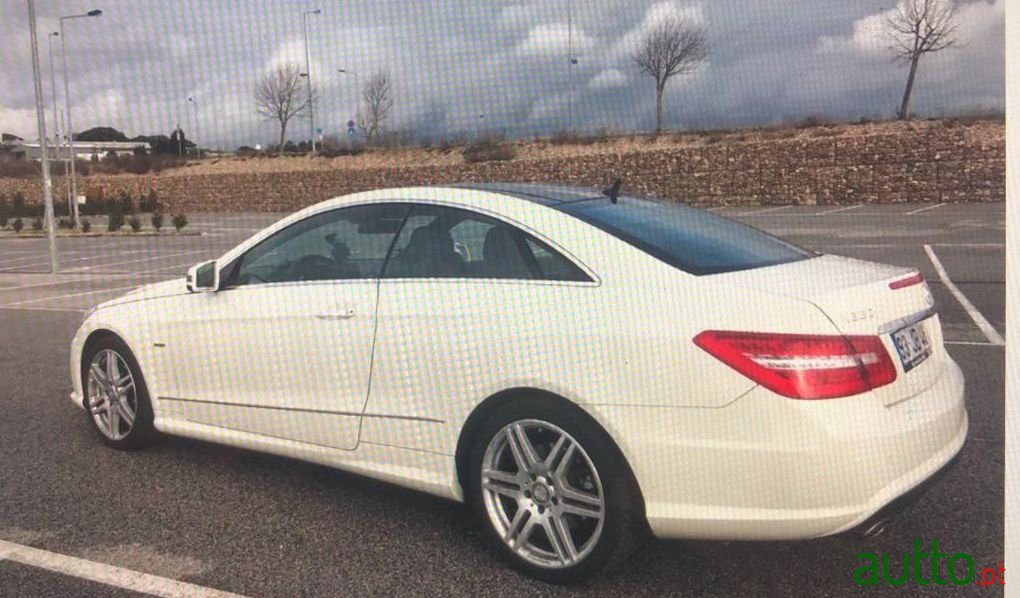 2010' Mercedes-Benz E-350 photo #1