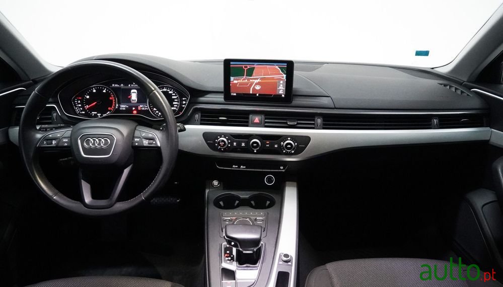 2018' Audi A4 Avant photo #5