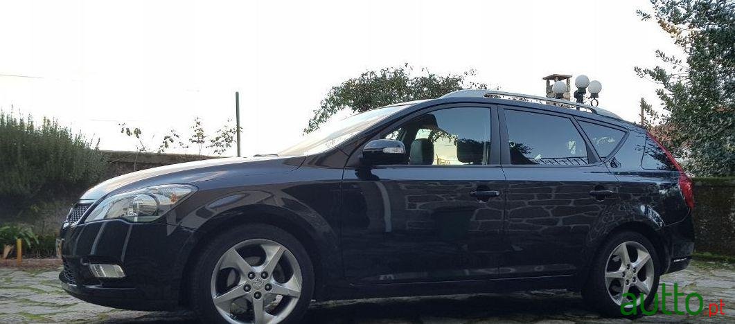 2010' Kia Ceed Sw photo #2