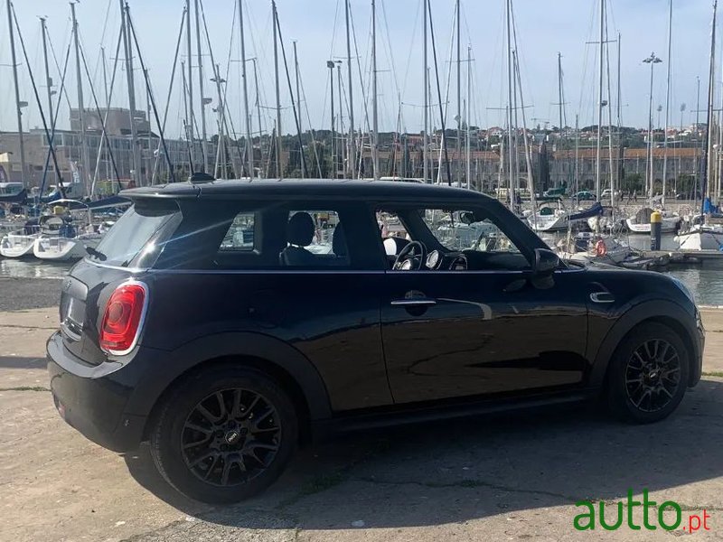 2020' MINI One Aut. photo #5