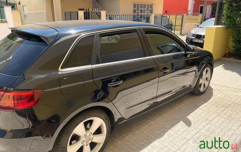 2013' Audi A3 Sportback photo #1