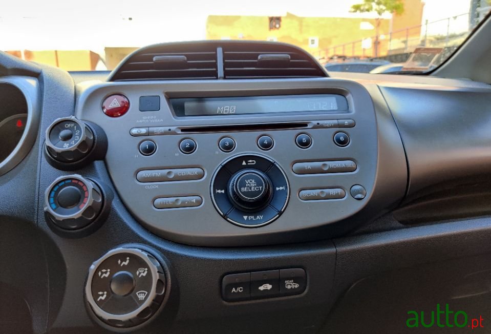 2011' Honda Jazz photo #3