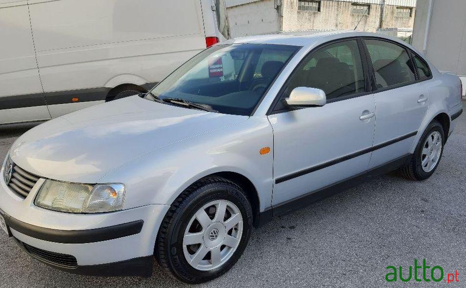 1997' Volkswagen Passat photo #2