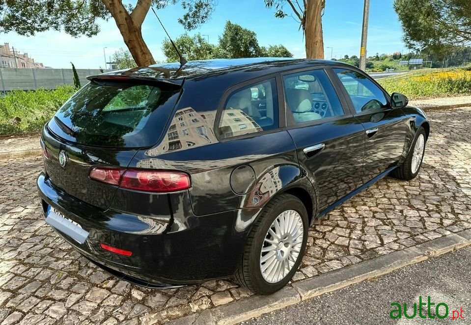 2007' Alfa Romeo 159 Sportwagon photo #2