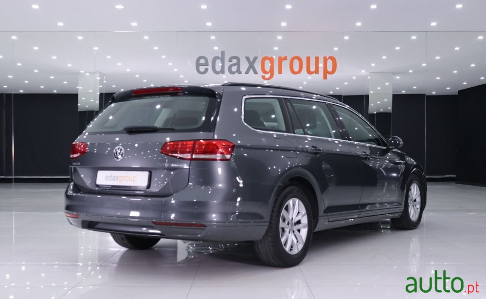 2015' Volkswagen Passat Variant photo #3