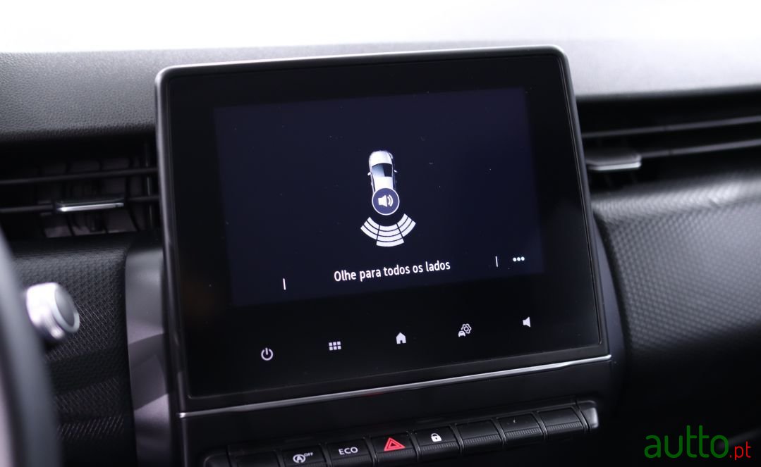 2020' Renault Clio photo #6