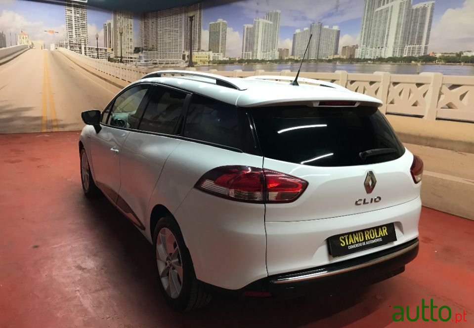 2018' Renault Clio Sport Tourer photo #4