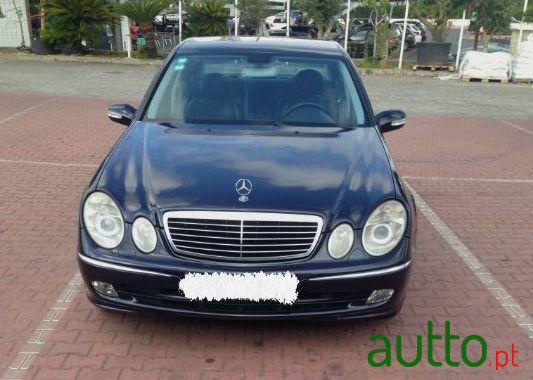 2003' Mercedes-Benz 220 photo #4