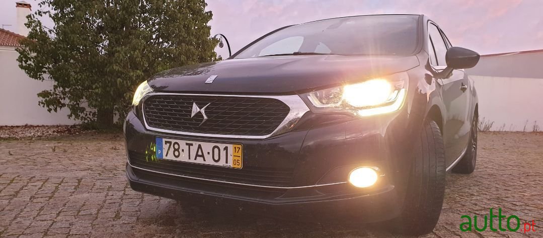 2017' DS Automobiles Ds4 photo #2