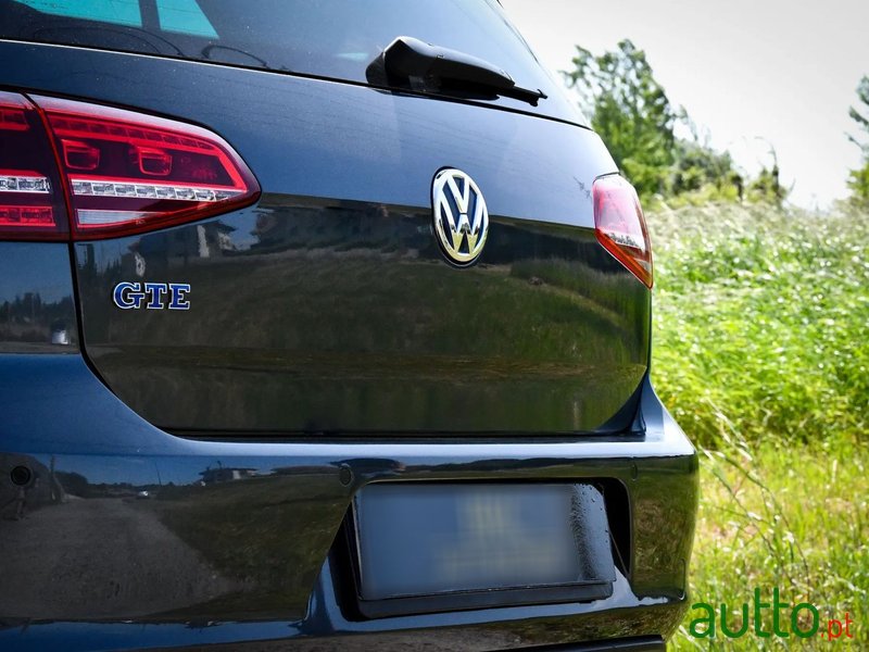 2015' Volkswagen Golf photo #2