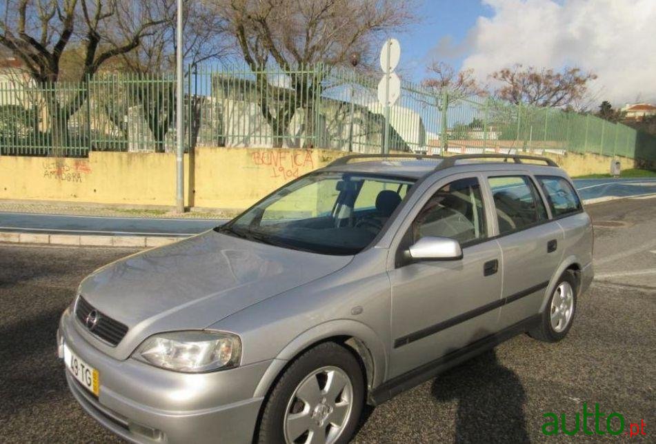 2002' Opel Astra Caravan photo #2