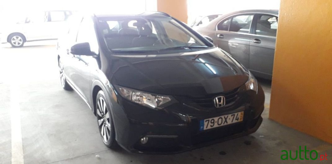 2014' Honda Civic Tourer photo #1