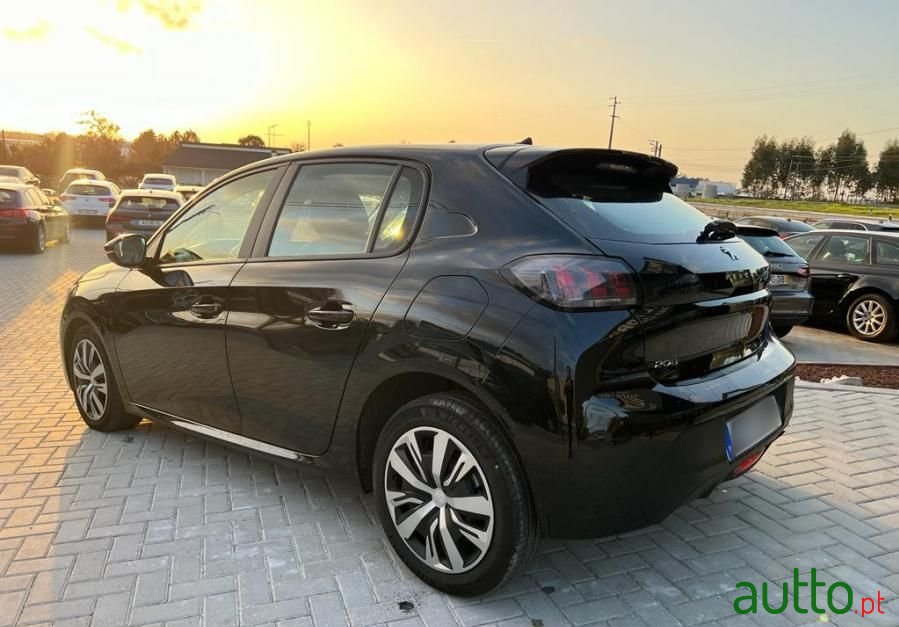 2023' Peugeot 208 photo #2