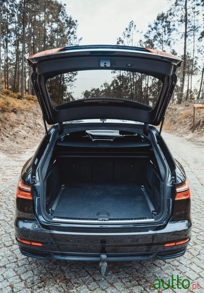 2020' Audi A6 Avant photo #4