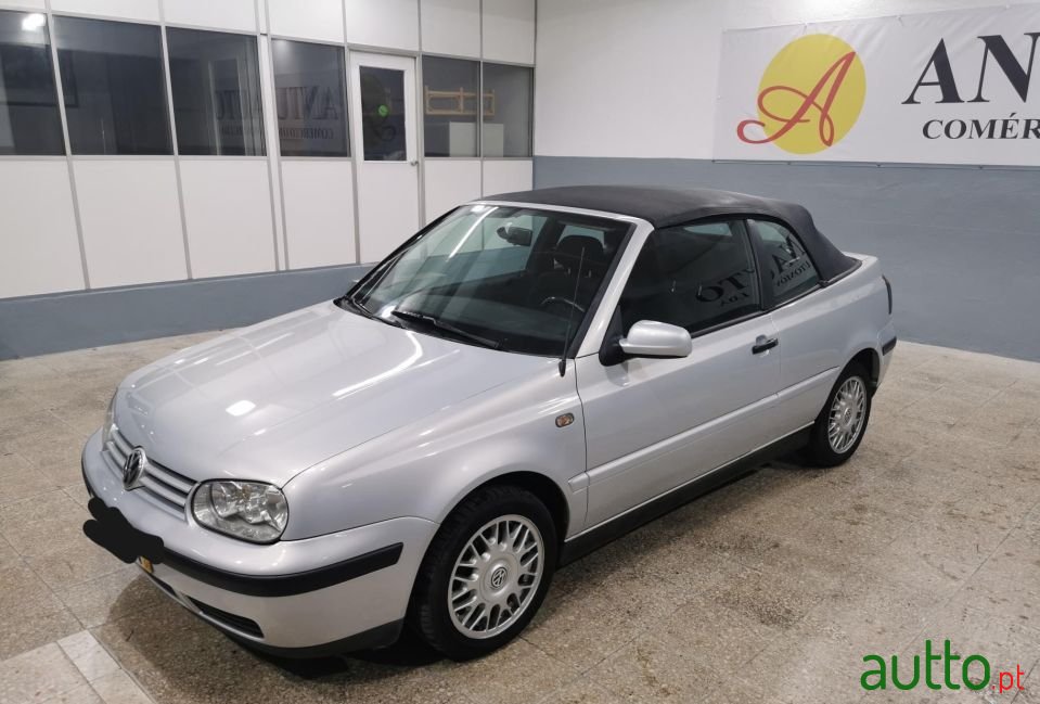 2000' Volkswagen Golf photo #1