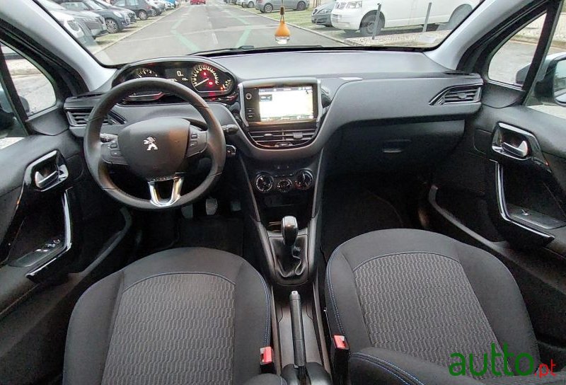 2019' Peugeot 208 photo #3