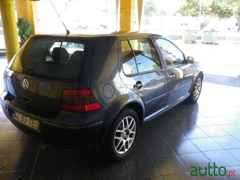 2002' Volkswagen Golf 1.6I 25 Anos photo #2