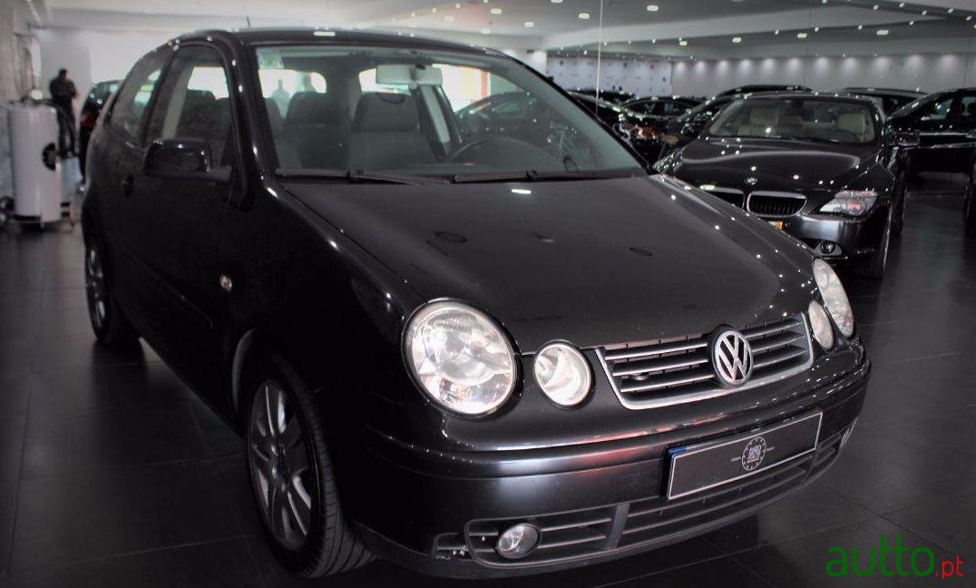 2004' Volkswagen Polo photo #2