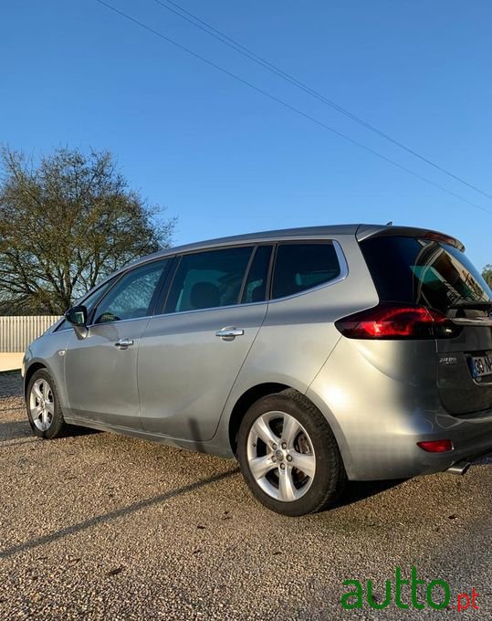 2012' Opel Zafira photo #4