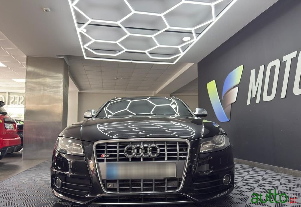 2009' Audi S4 Avant photo #5
